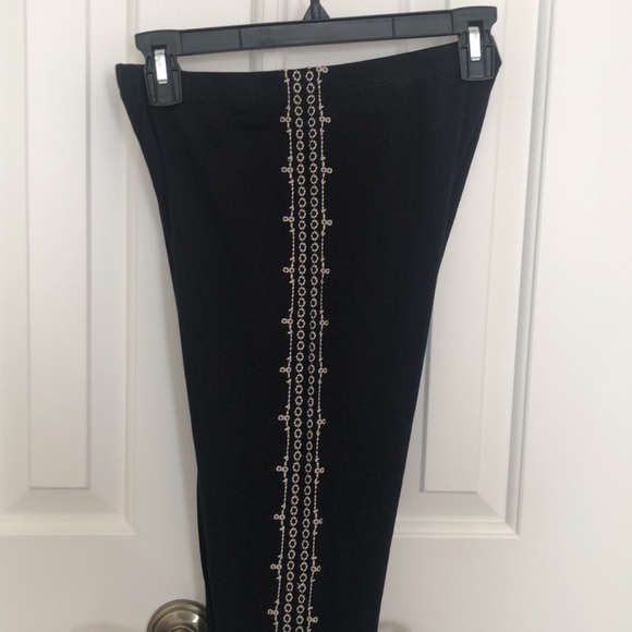 JW Los Angeles Floral Embroidered Black Leggings - Picture 11 of 16